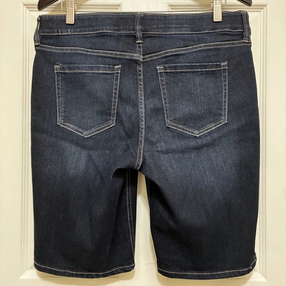 Liz Claiborne Bermuda Shorts Dark Wash Denim Stretch Sz 10 Casual Minimalist - Picture 2 of 8
